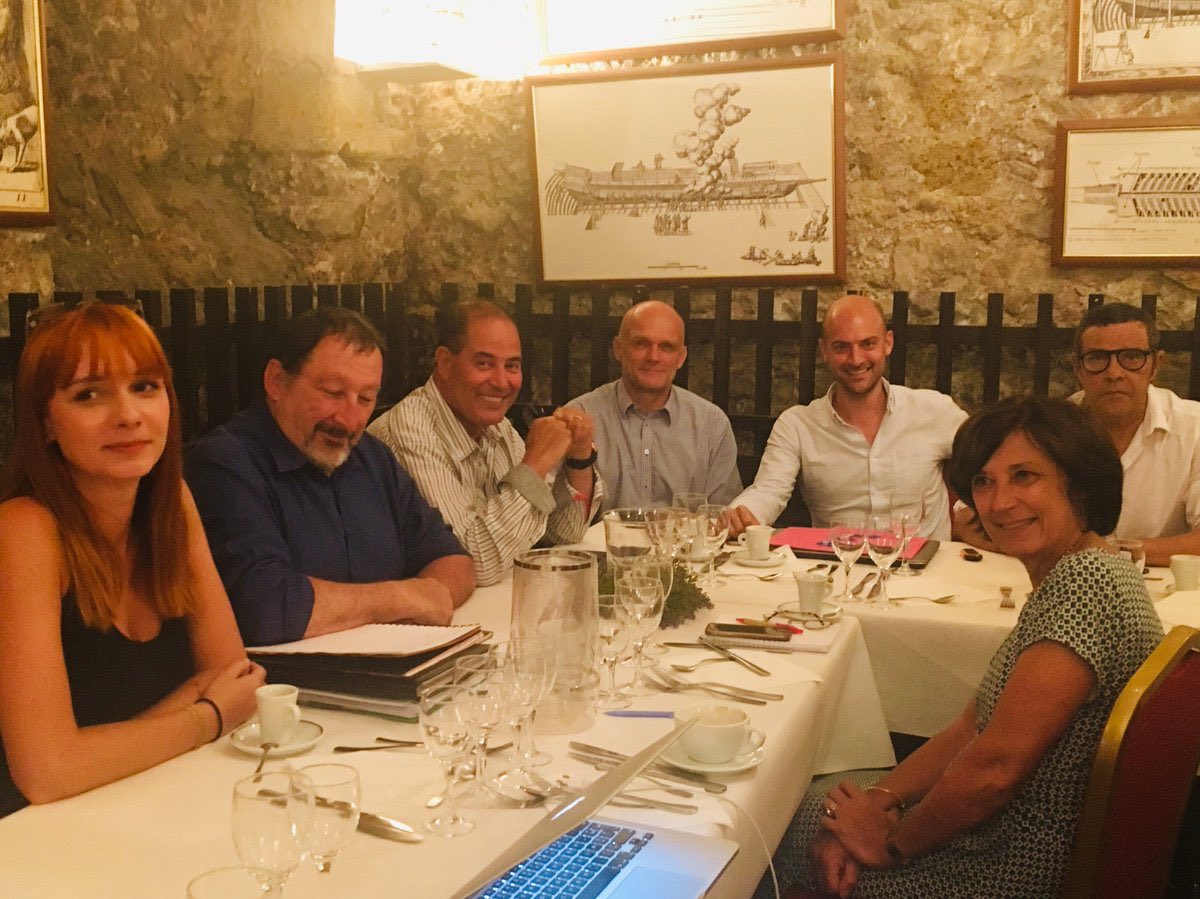 laqhila's tweet photo. Avec @jnbarrot SG du #modem @syl_brunet #deputeeuropeene @fpetitAN #député #miloudboualam #président #Modem13 #bernard SAUVADET et @AlisonDevaux #Présidente #Modem13jeunes.
Le Modem13 arrêtera dans les prochaines semaines ses chefs de file Bdr https://t.co/9p6tBSU50m