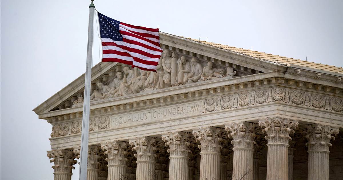 ArkansasACLU's tweet photo. Arkansas Attorney General Leslie Rutledge is asking the Supreme Court to condone discrimination against LGBTQ people. Arkansans deserve better. https://t.co/7VUuLWgj48 #arnews https://t.co/Njxe5QYYgP
