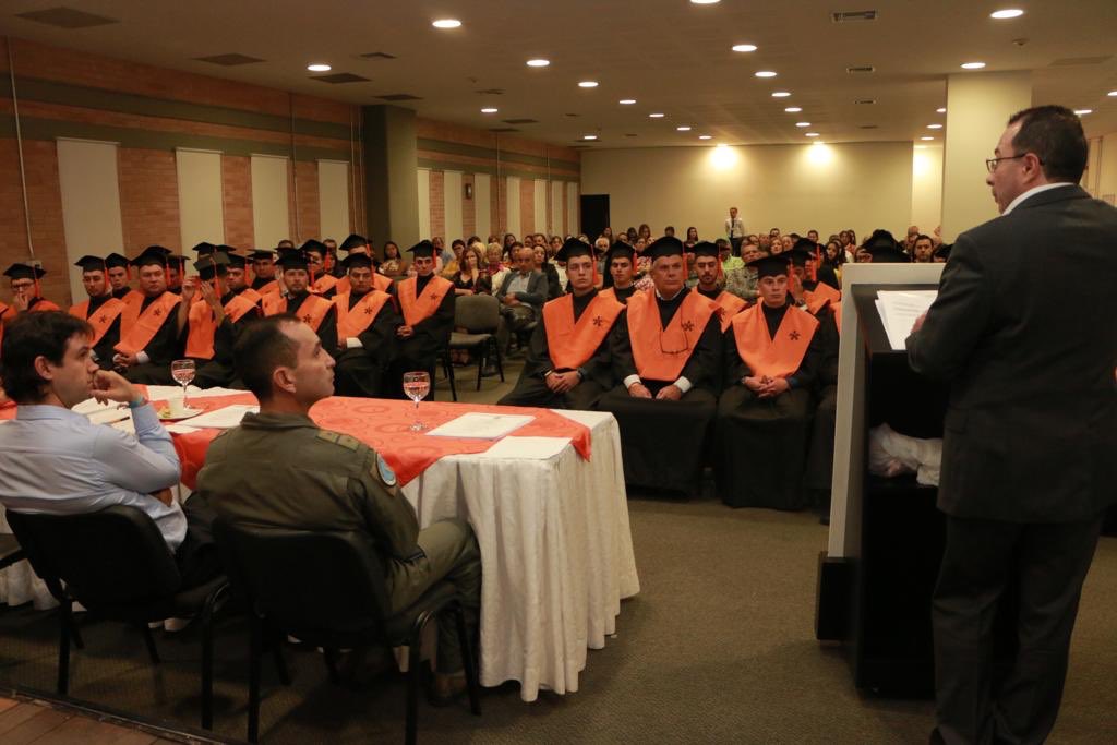 SENAComunica's tweet photo. Hoy nos vestimos de #OrgulloSENA 🎓 | En #Rionegro #Antioquia certificamos la 1era cohorte de Técnicos en Mantenimiento de Aeronaves ✈️. Una apuesta de la Entidad para cualificar el talento humano de la industria aeronáutica nacional 🇨🇴. https://t.co/OXBIo3e5NJ