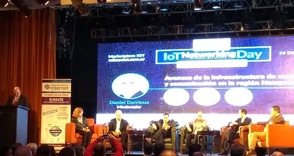 Adeneu's tweet photo. Las empresas neuquinas que componen la asociación #Infotech exponen sobre su historia de conformación con el acompañamiento de @Adeneu y los servicios que brindan

#IOTNetworkingDay https://t.co/hjyMTx3Ksb