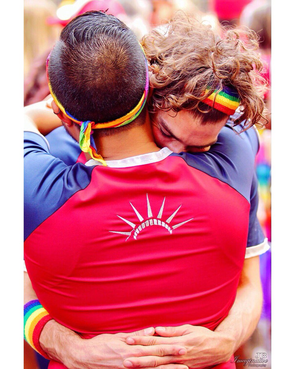 CheerNewYork's tweet photo. Hugs all around for our AMAZING new recruits as we have our official tryout for the Fall 2019 season tonight! ❤️💙 Good luck to you all! We can’t wait to see all of you! 📸by @jbimaginative #CheerNewYork #Tryouts #NYC #Goodluck https://t.co/FYRk79CA9N