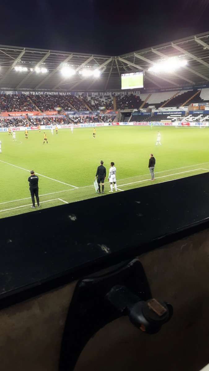 JulieKissick1's tweet photo. Tivonge Rushesha waiting for a break in play to get his start. #Swans #SWAvCAM https://t.co/NpRjQoXNhg