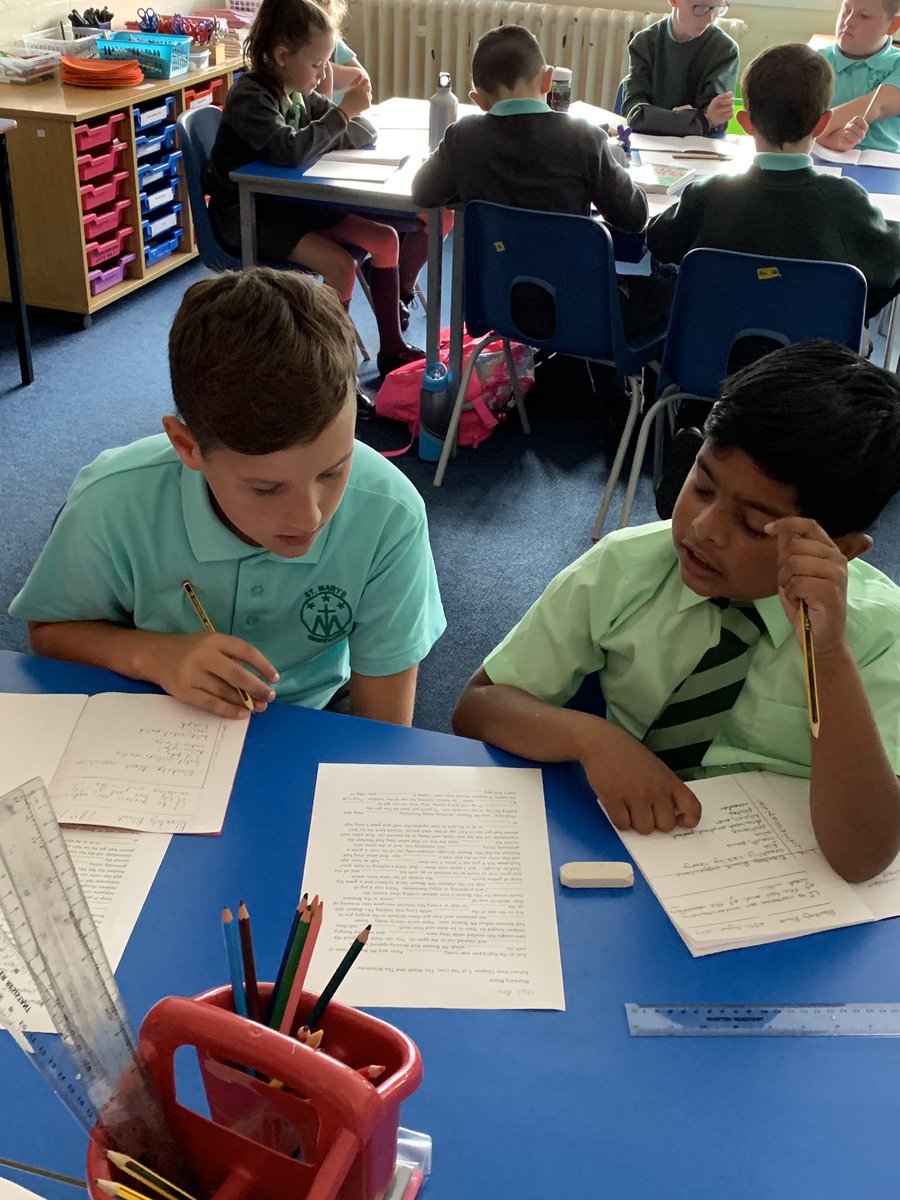 StMarysPS14's tweet photo. P6/5 enjoyed playing blankety blank this morning. They stretched their understanding of our class novel and found fantastic alternatives for the the vocabulary within it ๐คโ๏ธ๐
#reflectivereading #exploringtexts #increasingourvocabulary #searchingforsynonyms https://t.co/vGuD0Egdd7