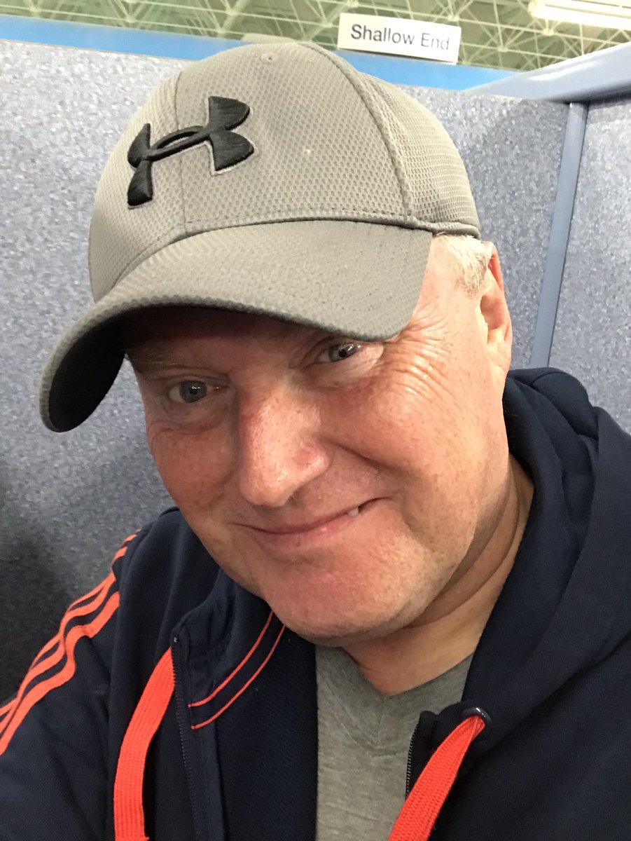barclerk's tweet photo. In other news Project Swim has reached 40 lengths tonight so next target is to reach 50 #runningoutofsteam #oldboy https://t.co/fgGIIICHB2