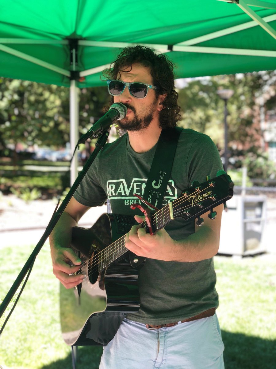 SeattleBuskers's tweet photo. BUSKER OF THE WEEK: 
Meet Judd Wasserman! Judd is one of our original buskers (12 years) 🎉 To read the full story please visit us on Facebook @SeattleParksBuskers https://t.co/jnBGAQSbTO