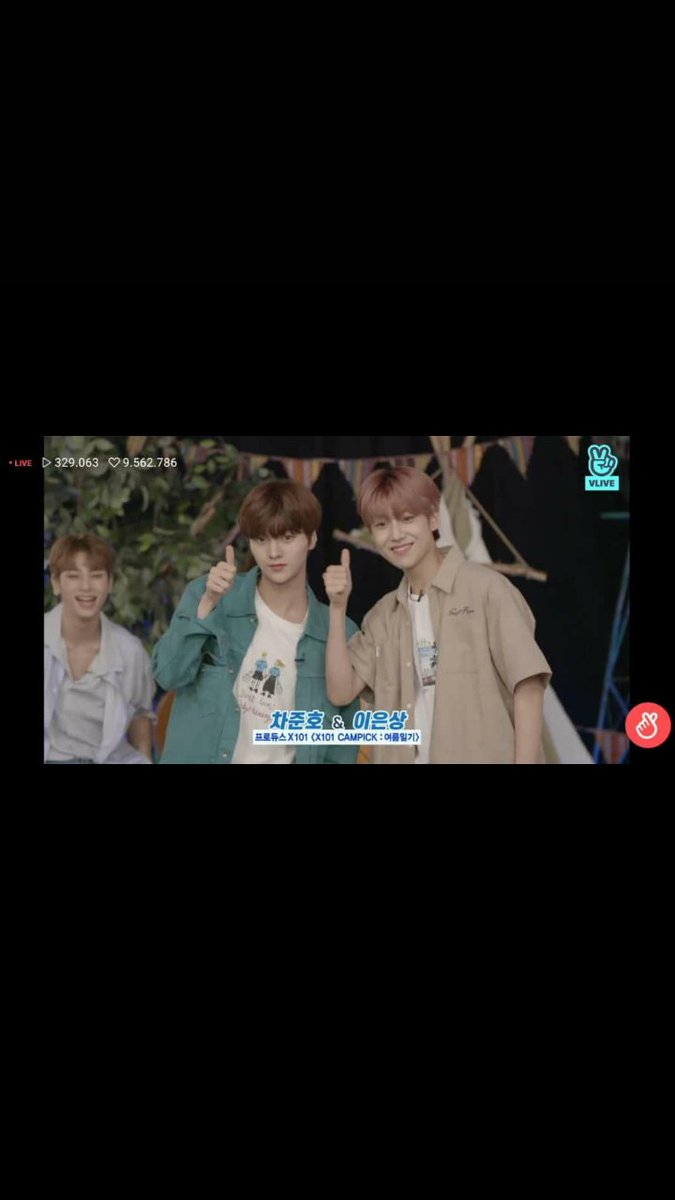 dyosqy's tweet photo. #haluin #junsang
Eunsang's eomma: "Eunsang, kenalin pacar kamu ke mamah"
Eunsangie: "Siyap mah, dia Chajun si goblin tergobloku"
Chajunho: /menoleh sambil tersenyum awokawok
Eunsang's eomma: "Dia bisa apa buat bahagiain kamu?"
Eunsangie: "Bisa nari ippo ippo mah! Bareng priki" https://t.co/u8LsdP4y14