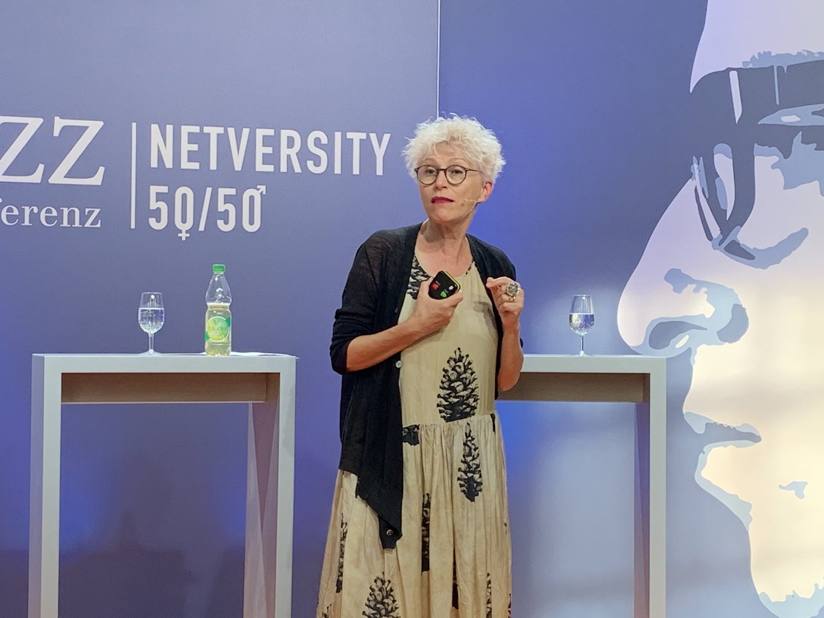 ElkeGuhl's tweet photo. Heimat und Wasser können ganz verschiedene Bedeutungen haben! Danke #netversity @NZZ für dieses inspirierende Event! Ich bin etwas nachdenklicher als auch schon nach Hause gegangen! https://t.co/lLlhs0pbhb