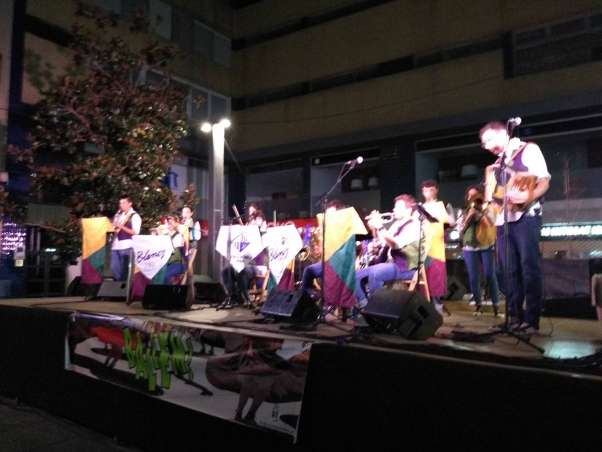 Ja hem començat! 😊

<a href="/AiresMontseny/">Aires del Montseny</a> <a href="/Blancsiblaus/">Blancsiblaus</a>