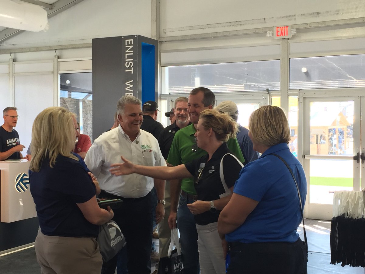Rileyrow's tweet photo. Final stop @PioneerSeeds @CortevaUS @FPShow #FPS19 with @ISDAgov @MikeNaigIA @IADeptAg @chrischinn @MoAgriculture @NASDAnews https://t.co/PG0x8GH04R