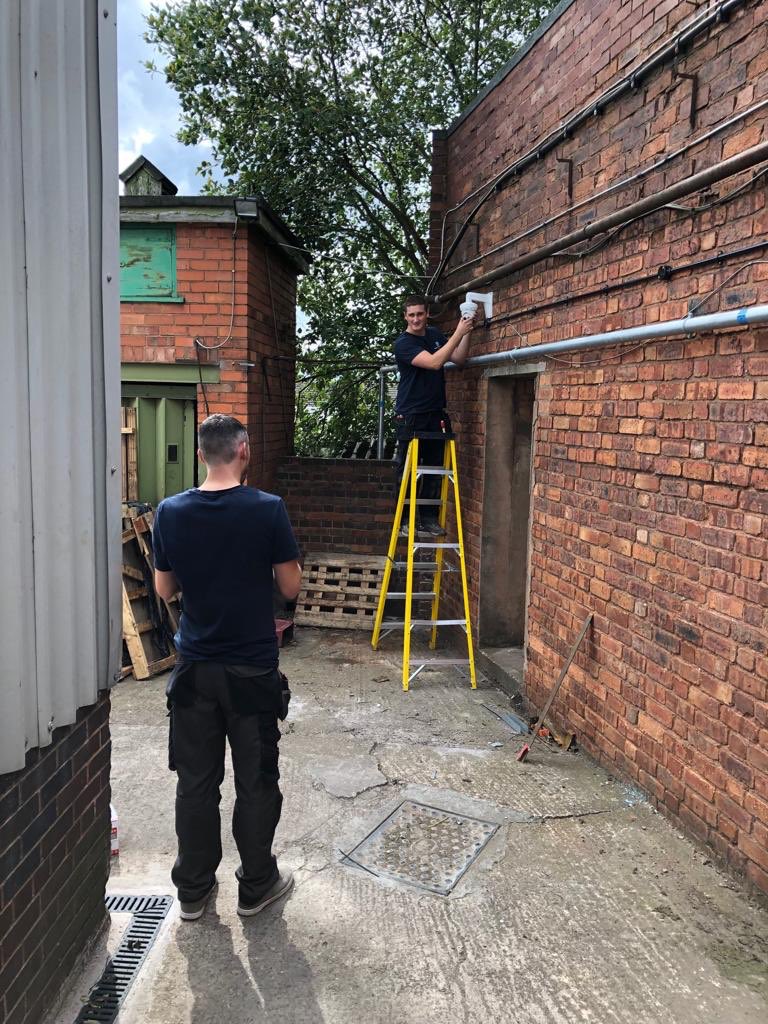 SwansonElecLtd's tweet photo. 6 Megapixel 9 Camera CCTV system installed in Bloxwich this week.

Up and running in 3 days, great work from two of the team! 

Set up on any smart device to allow for live viewing.

Get in touch for more info https://t.co/KAOBePmsnI