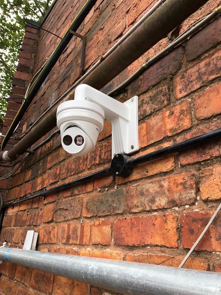 SwansonElecLtd's tweet photo. 6 Megapixel 9 Camera CCTV system installed in Bloxwich this week.

Up and running in 3 days, great work from two of the team! 

Set up on any smart device to allow for live viewing.

Get in touch for more info https://t.co/KAOBePmsnI