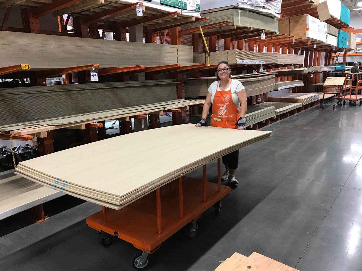 MikeCaplinger1's tweet photo. Alicia wearing her PPE and helping with a team lift! Bam! Thank you for working safe! #D198SAFESUMMER #SafetyisAChoice ⁦@4735infocus⁩ ⁦@Dale_Brown_THD⁩ ⁦@JasonBallDM198⁩ ⁦@WerneckeNickie⁩ ⁦@JoelMBrownIdaho⁩ ⁦@chucksterPNW⁩ https://t.co/h9UBIuXeyi