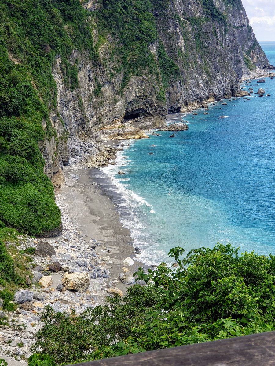 Coco_Miyoko's tweet photo. 2/8 My #TaiwanAdventure gave me an opportunity to work on endurance, tolerance, compassion & patience. I WAS TESTED! I called on Buddah, God & anything else available ๐ Not even an eye roll for 2wks! Nature was often a path to peace & serenity #Unplug #justdoit #WednesdayWisdom https://t.co/EQTnQpZhZS