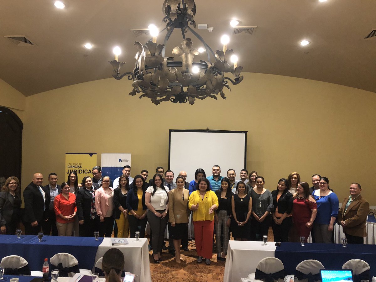 centroameriKAS's tweet photo. Hemos concluido exitosamente nuestro Segundo Diplomado Internacional en Transparencia y Derecho de Acceso a la Información Pública en conjunto con nuestras contrapartes @IAIPHonduras @UNAHoficial 1/2 https://t.co/QagY68yckt