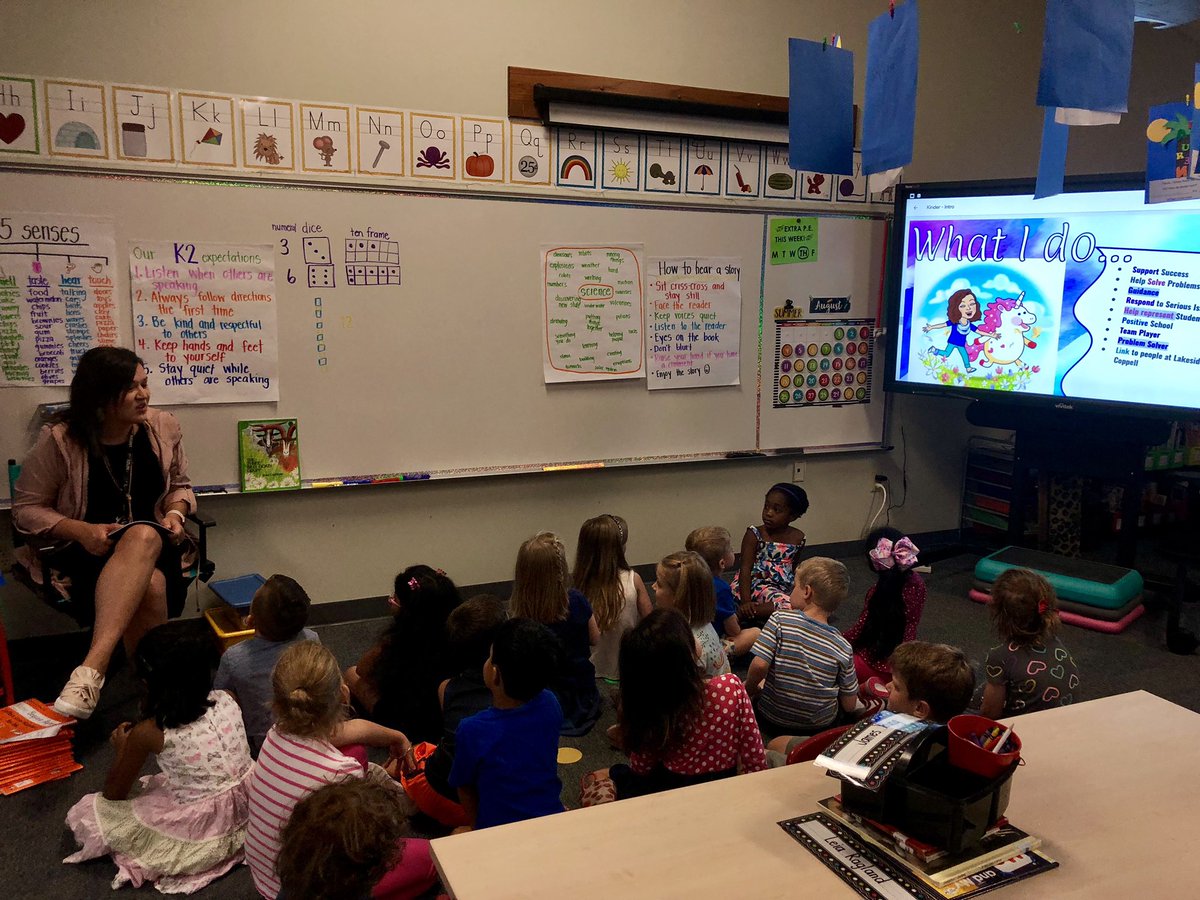 MsLeonardsClass's tweet photo. Is there a better way to start a day than with a lesson from Mrs. Oh? We learned about GRIT &amp; have been practicing demonstrating it since she left. OH, and we learned that she’s a princess.👸🏻 #Lakeside1920 https://t.co/i1Tg0eAEap