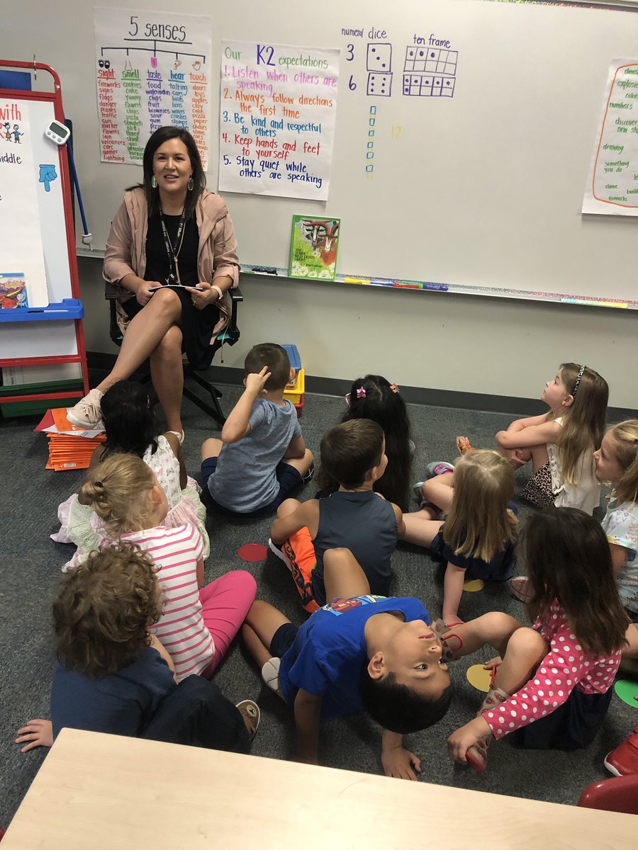 MsLeonardsClass's tweet photo. Is there a better way to start a day than with a lesson from Mrs. Oh? We learned about GRIT &amp; have been practicing demonstrating it since she left. OH, and we learned that she’s a princess.👸🏻 #Lakeside1920 https://t.co/i1Tg0eAEap