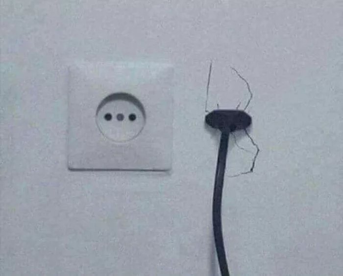 hakim034's tweet image. When you tried 3 times to clone that little peace of DNA whithout success and then decide to go boldly #phdlife #Science #scicomm At least it&apos;s in.