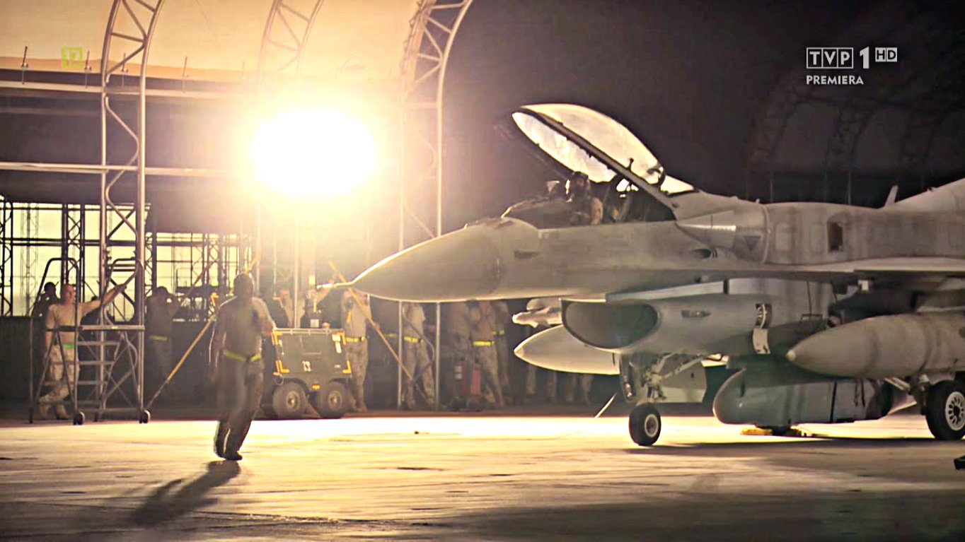 EDFZFA2W4AYpFBd?format=jpg&name=large