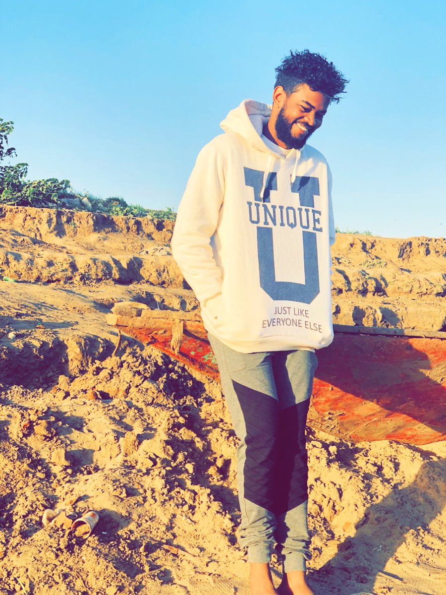 _woode's tweet photo. Drop ur smile pic ⬇️ https://t.co/b9khs3KC6M