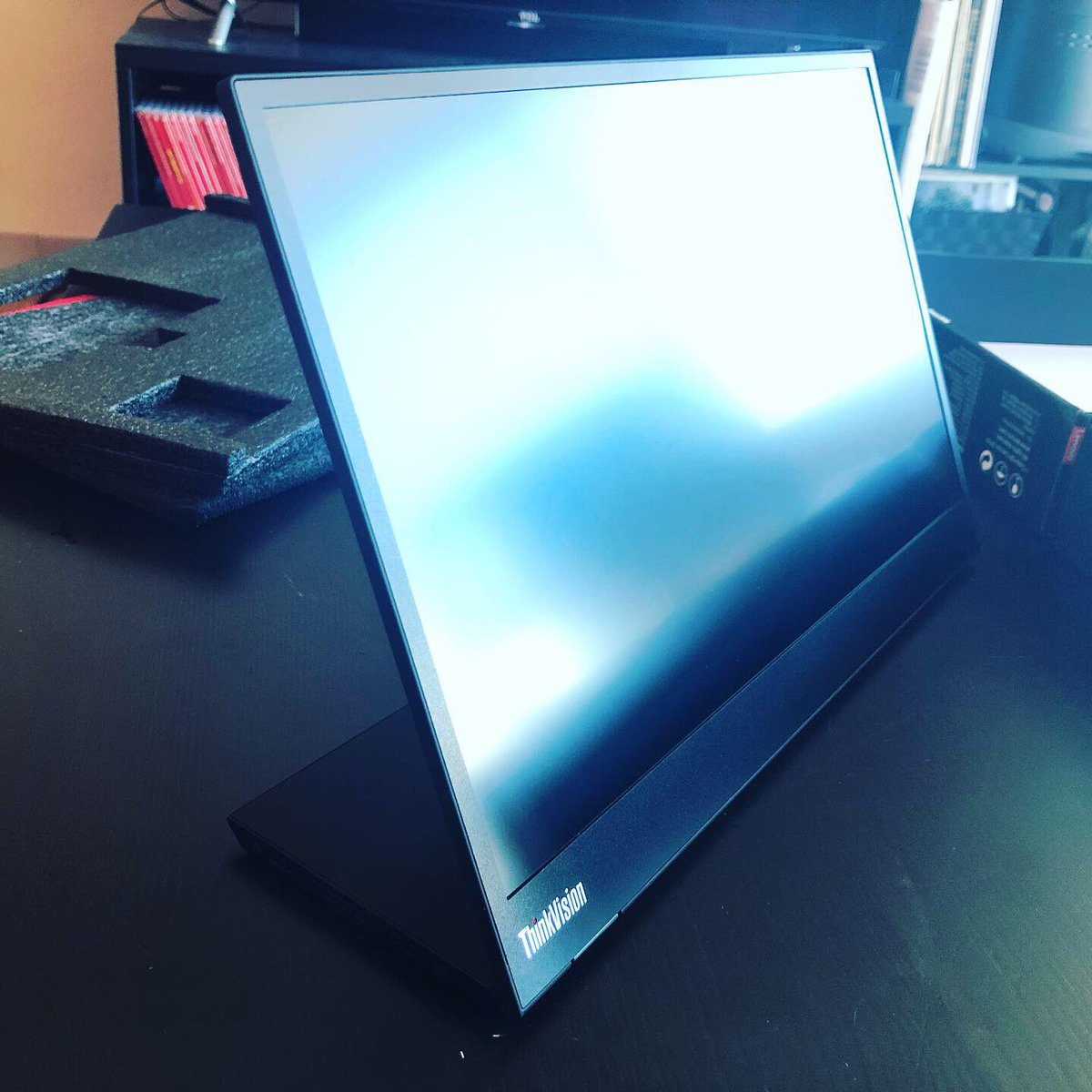 ArthurHWalker's tweet photo. #Lenovo #Thinkvision #M14Monitor can be pushed by a #YogaBookC930 without being plugged in. Not sure what the battery drain is like, but... don’t care. This is awesome. https://t.co/nMiNkg51cI