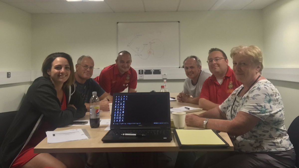 SECAmb_SCFRTL's tweet photo. #ThankYou to my @SECambulanceCFR Team Leaders who attended the meeting at #MRPW tonight. Great to catch up with you and lots of good discussion and action points to take away from the session #CFRTL #TL #volunteers https://t.co/zVle6i6xwn
