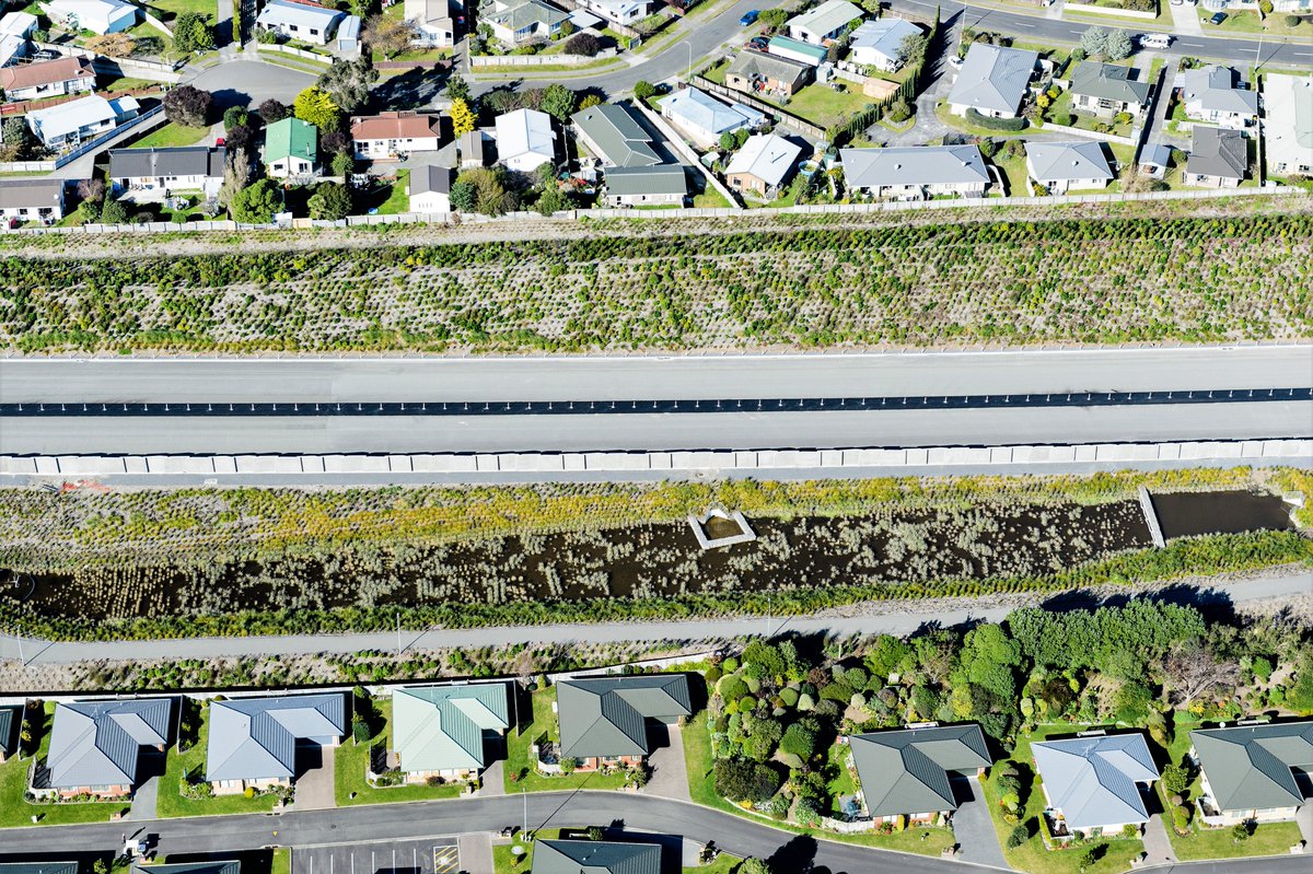 BoffaMiskell's tweet photo. Congrats to our #M2PP partners @NattyHab Gold Medal in the Landscapes of Distinction. @BoffaMiskell ecologists+landscape architects & Natural Habitats added >1million eco-sourced plants to the Kāpiti landscape as part of this large infrastructure project. https://t.co/jaqgCk3y5i https://t.co/pCbHmq5Byg