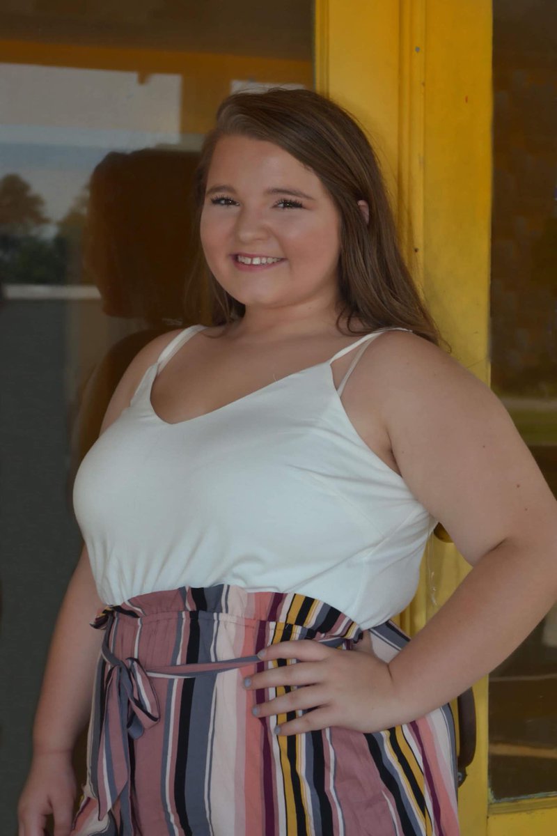 chrissyintn's tweet photo. This is my daughter. She thinks she looks bad. All I can say is she is beautiful. Please show her love. I hate her feeling bad of herself. She has an absolute heart of gold. https://t.co/SYz6Tw3Dfq