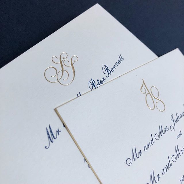 Stunning gold foil monograms always look amazing! .
.
.
#monogram #goldmonogram #goldfoilmonogram #foiledmonogram #monogram #monogramweddinginvitation #bespokewedding #bespokeweddinginvitation #romanticinvitations #luxuryinvitations #elegantinvitations #… ift.tt/345QNMT