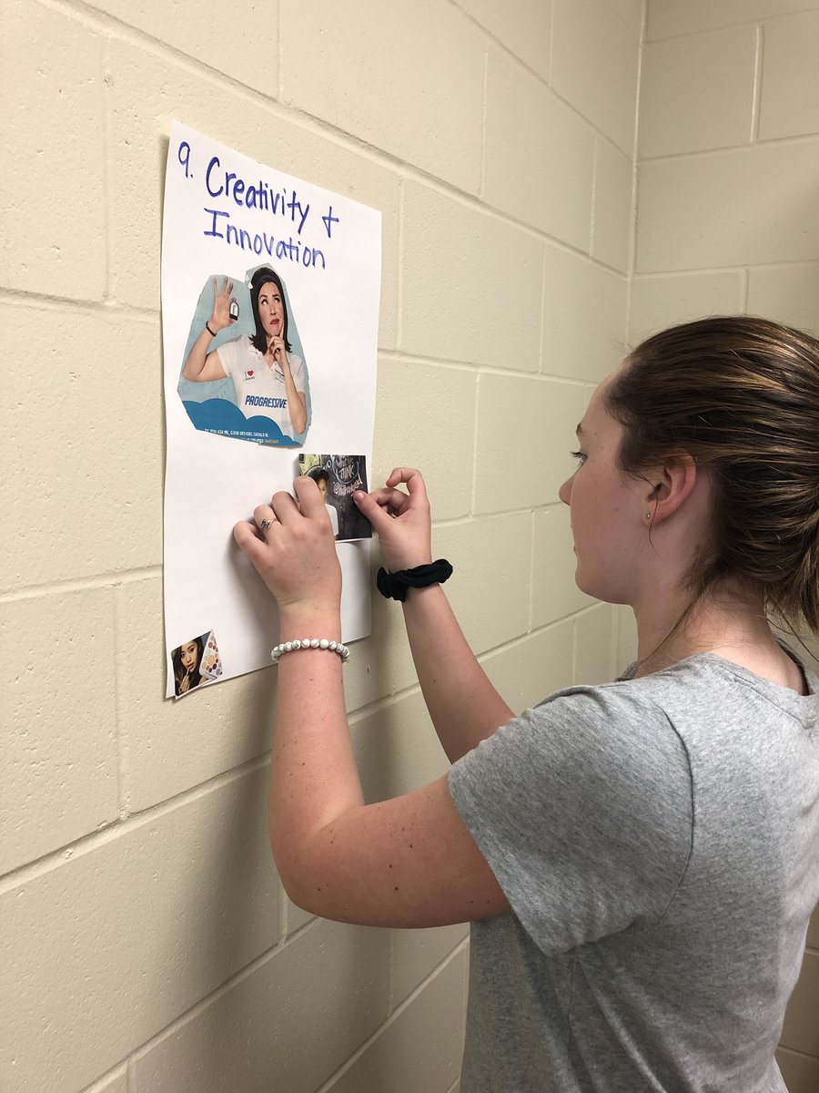 robeledu's tweet photo. iTrain week. Learning leadership skills and making connections through words and images in magazines. #hsmstigers #plinnovate https://t.co/hOE4voWpUJ