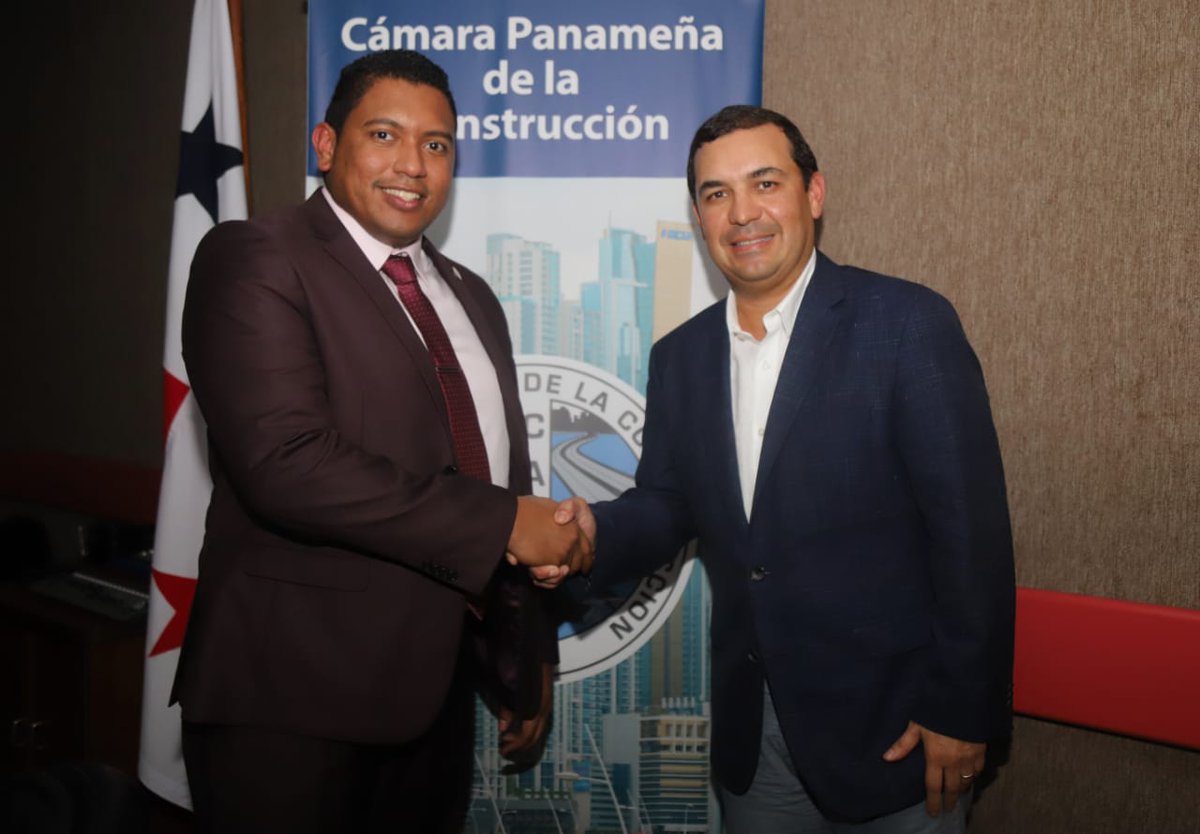 aigesinnovacion's tweet photo. En reunión de junta directiva de @CapacPanama explicamos los pilares y estrategias que implementará el Estado en materia de tecnología. #InnovamosParaPanamá https://t.co/H1kRyMRQWr