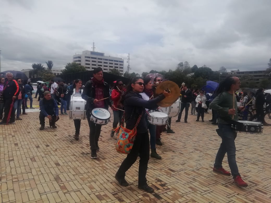 TrochandoCiudad's tweet photo. #VamosConFecode Maestros salen a las calles, en la defensa de la educación pública, la dignificación de la profesión docente y la defensa de la vida de los maestros del país. https://t.co/LHIuezdckE
