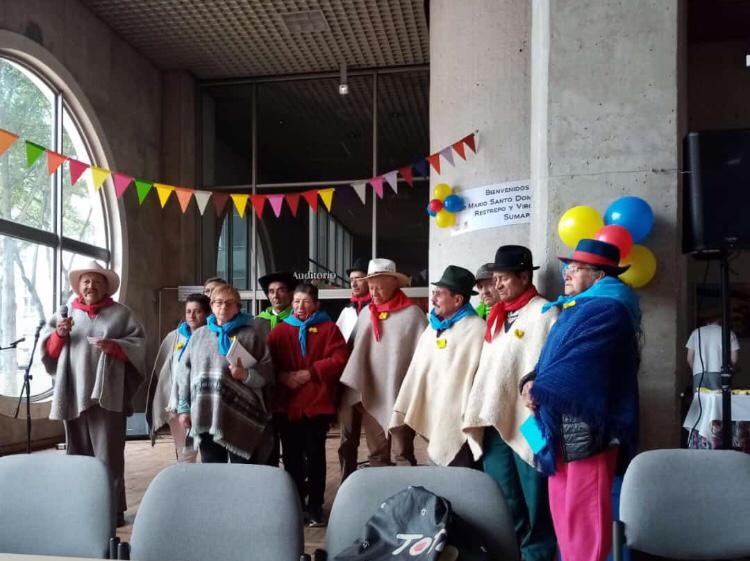 LORENAHESSE's tweet photo. Hoy en la Biblioteca Pública El Tintal se realizó el encuentro de Club de Adulto Mayor de las Bibliotecas Restrepo, Pasquilla, Julio Mario Santo Domingo, Virgilio Barco y Sumapaz. #SoyBibloRed #MovidaLocal @BibloRedBogota @CulturaenBta https://t.co/yNGAM1qtJ7