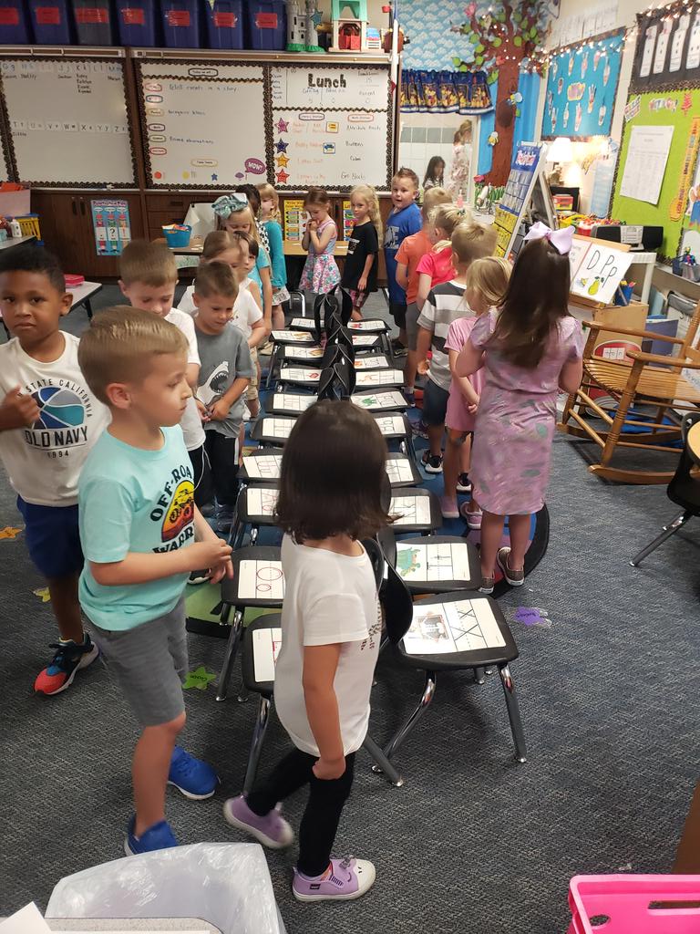mtittle77's tweet photo. Saying letters of the alphabet by playing Musical Chairs! (Games, Movement and Music) @EagleMountainEL @drmarciatate #emsproud #EMEproud https://t.co/BAahXTxSPj