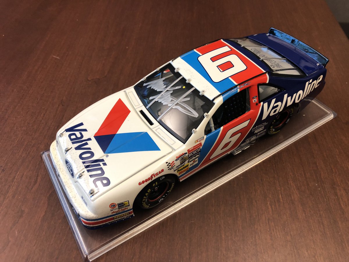 RFKracing's tweet image. It’s throwback week! So we’re celebrating by giving away this No. 6️⃣ diecast signed by @markmartin and Jack Roush. 

Retweet to win! Winners will be announced after the Labor Day holiday.