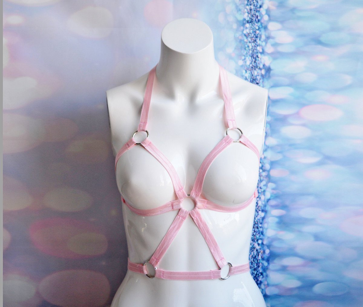 Nekollars's tweet photo. #Bodyharness #BodyHarnesses #etsy #harnesslingerie #bodylingerie #bodycage #harness #burlesque #altmodel #alternativegirl #nekollarsharness #strapharness #fetishoutfit #petplayshop #kittenplayshop #kittenplaygear #fetishharness #ddlglifestyle - More at our #Nekollars Etsy shop! https://t.co/sPIUL6LYnV