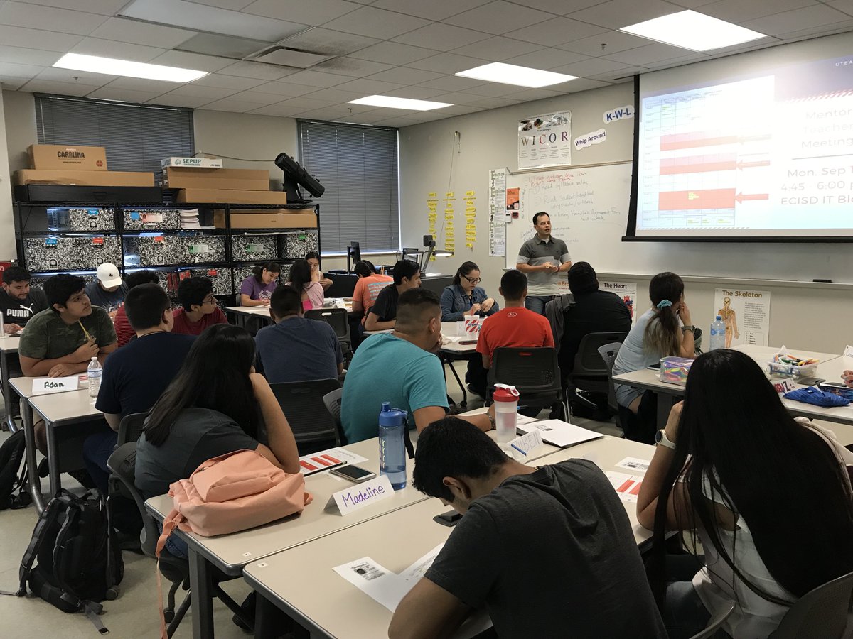 UTRGVUTeach's tweet image. #UTeachRGV Step 1 classes ready for the first day!