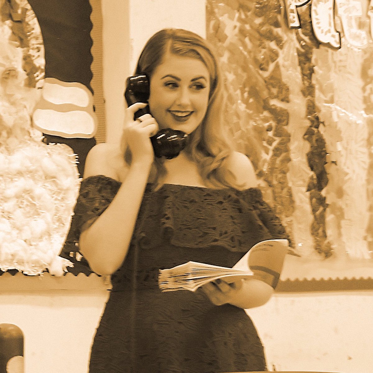 SouthsidePlayrs's tweet photo. That magic moment when a Hollywood producer is on the phone!

Stage Door comes to #Balham in October. See https://t.co/zSIfqSe1Yq.

#Wandsworth #yourBalham #theatre #drama #stagedoor #london #londontheatre #thirties https://t.co/QW638KPlf0