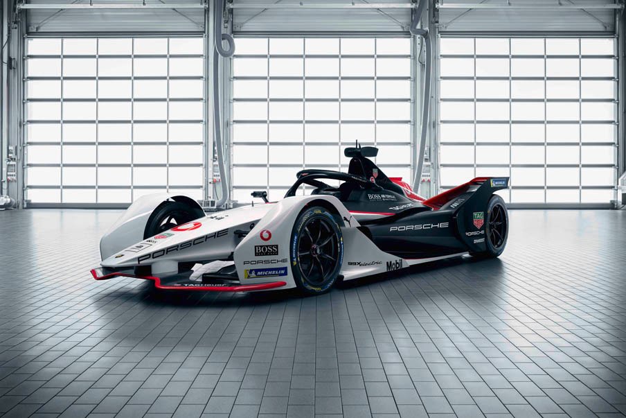 FIAFormulaE's tweet image. A lot of love for the @TAGHeuer @PorscheFormulaE Team already! Get underneath the brand new Porsche 99X Electric with everything you need to know here &amp;gt;&amp;gt; fiaformulae.com/en/news/2019/a… #ABBFormulaE #StartFromZero