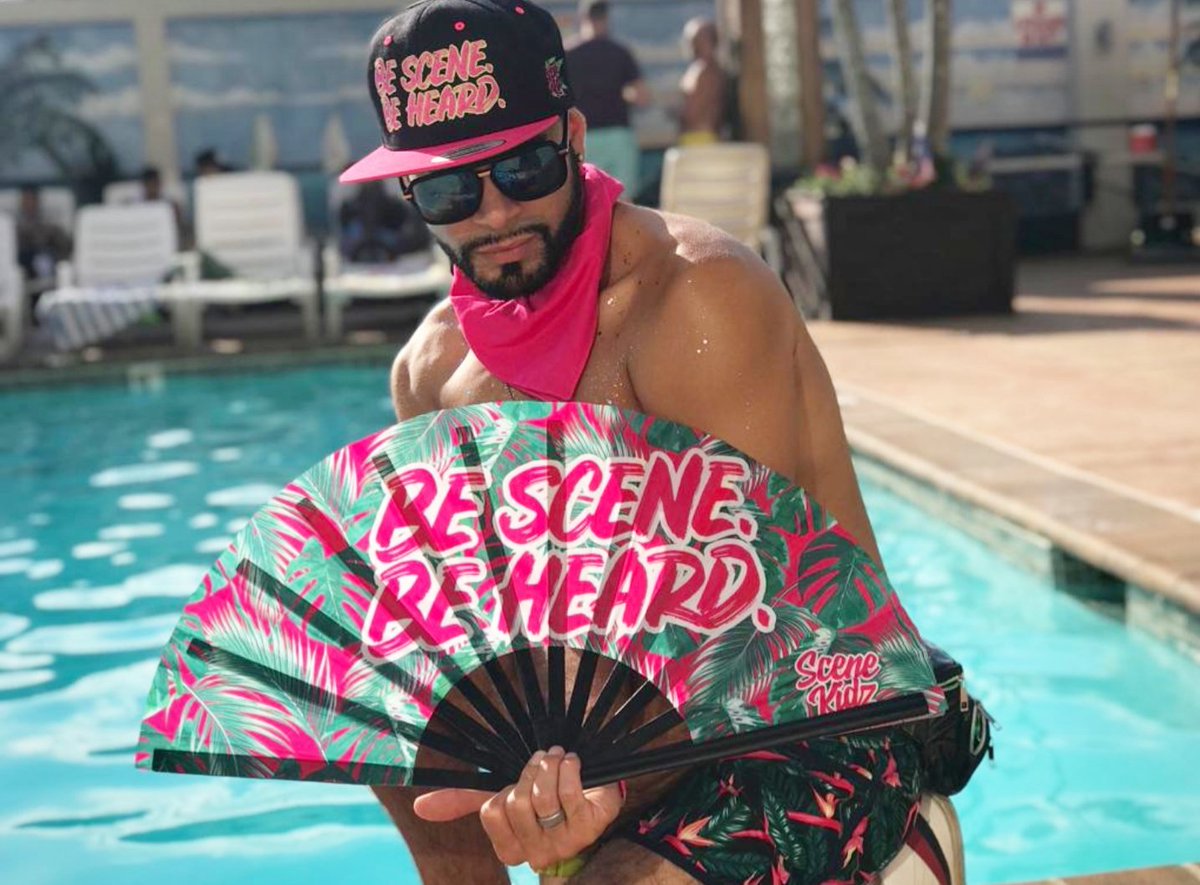 Slay the Tea Dances all the way int After Hours with our  🌺NEW Tropical circuit folding fans 🌺

ON SALE WITH FREE SHIPPING!

Be Scene and Be Heard !
etsy.com/shop/SceneKidz…
 #circuitparty #circuitfan  #circuitboy #circuitScene #circuitmusic #fashion #gay #lgbtq #atlantiscruise