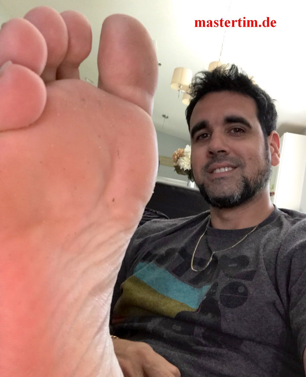 kingtim2012's tweet photo. The great #cubanalpha a legendary #footking cam approved #footmaster with #hugefeet
a real #footdom with #realslaves 460 photos and contact infos on https://t.co/FldTNHbext https://t.co/QIKzRMtxfJ