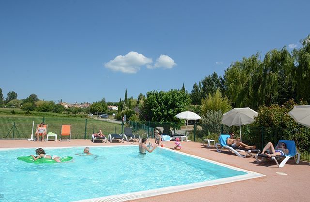 Just Pinned to Instagram <a href="/zininfrankrijk/">Zin In Frankrijk</a>: Kamperen aan de poorten van de Gorges du Verdon! Camping lOasis du Verdon is een kleinschalige camping met zwembad in de Provence vlakbij het karakteristieke dorpje Aups.  #campingfrankrijk #kampereninfrankrijk #… ift.tt/2ZkQ8s4