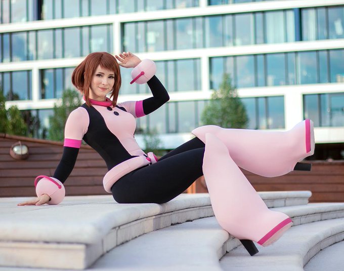 I really loved working on Uraraka, it's such an interesting design.The boots took me more time than I