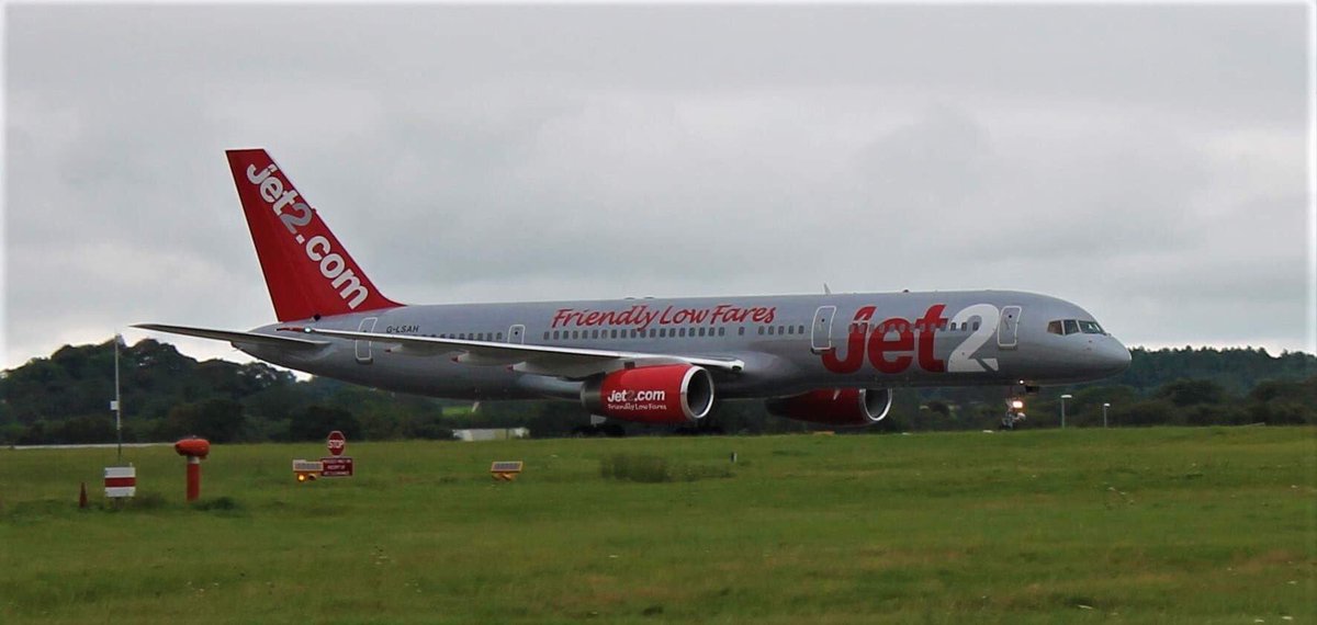Mtalbot_flight's tweet photo. @jet2tweets some great landings and takeoffs at the amazing @LBIAirport today. #DEPARTURE #smoothlanding #friendlylowfares #holiday https://t.co/OC9OW2i8VH
