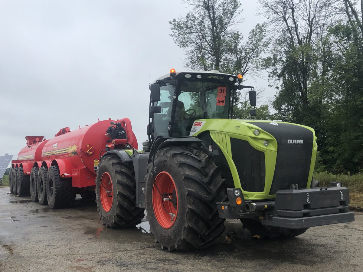 VBFarms's tweet photo. It was big big equipment weighing today, collecting more data for the #DSCIA Dundas County Compaction Day tomorrow. Kept @may_margaret ,her sister @SullivanAgro_JS and the other girls from @SullivanAgro hopping. Still room for walk ins tomorrow. #ontag https://t.co/pUeKW5jxCE
