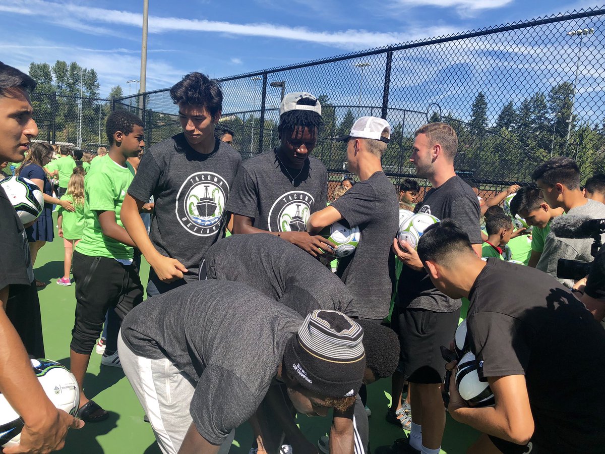 SuptEnfield's tweet photo. Thank you @RaveFound @SoundersFC @TACdefiance @Delta for supporting our @HighlineSchools @CityofSeaTac students with a fabulous new mini pitch! And free soccer balls for life! #WeAreHighline https://t.co/wl16ZLrZ9y