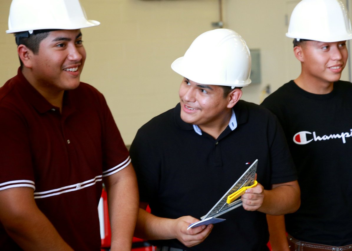 BryanISD's tweet photo. Thank you, @BornToBuild! They donated $10,000 worth of fully-stocked tool belts to each construction student learning in https://t.co/wPu69k1dmE! The students can use the belts long after they graduate. Learn More: https://t.co/NL0HFduDHC (KBTX) &amp; https://t.co/49vnQ2IdVz (KAGS) https://t.co/Gb4XTVKeVj