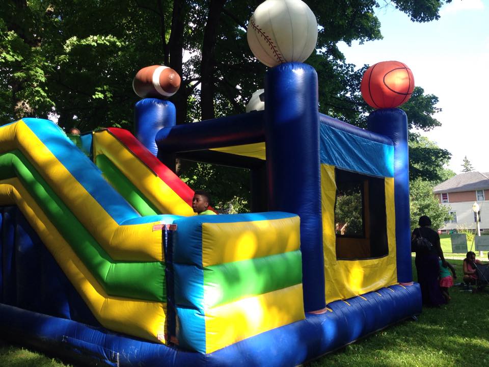 MooresParkOrg's tweet photo. Need an excuse to get out of the house? Walk over to the #MooresParkParty on Sept. 7 from Noon - 2pm at Moores Park in Lansing. All food, art activities, games, giveaways, inflatables - are FREE! Enjoy the park with friends and neighbors for this community event. #LoveLansing https://t.co/NyoNiO13kf