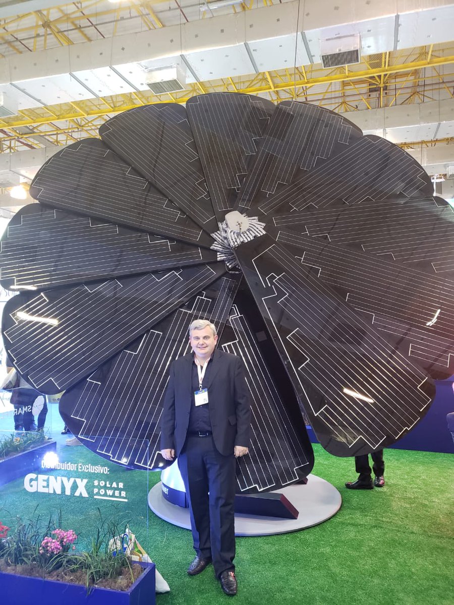 fernandoeidt's tweet photo. Sistema de geração solar pra quem não tem telhado disponível... muito legal! #INTERSOLAR2019 https://t.co/sIJcdbyA5B