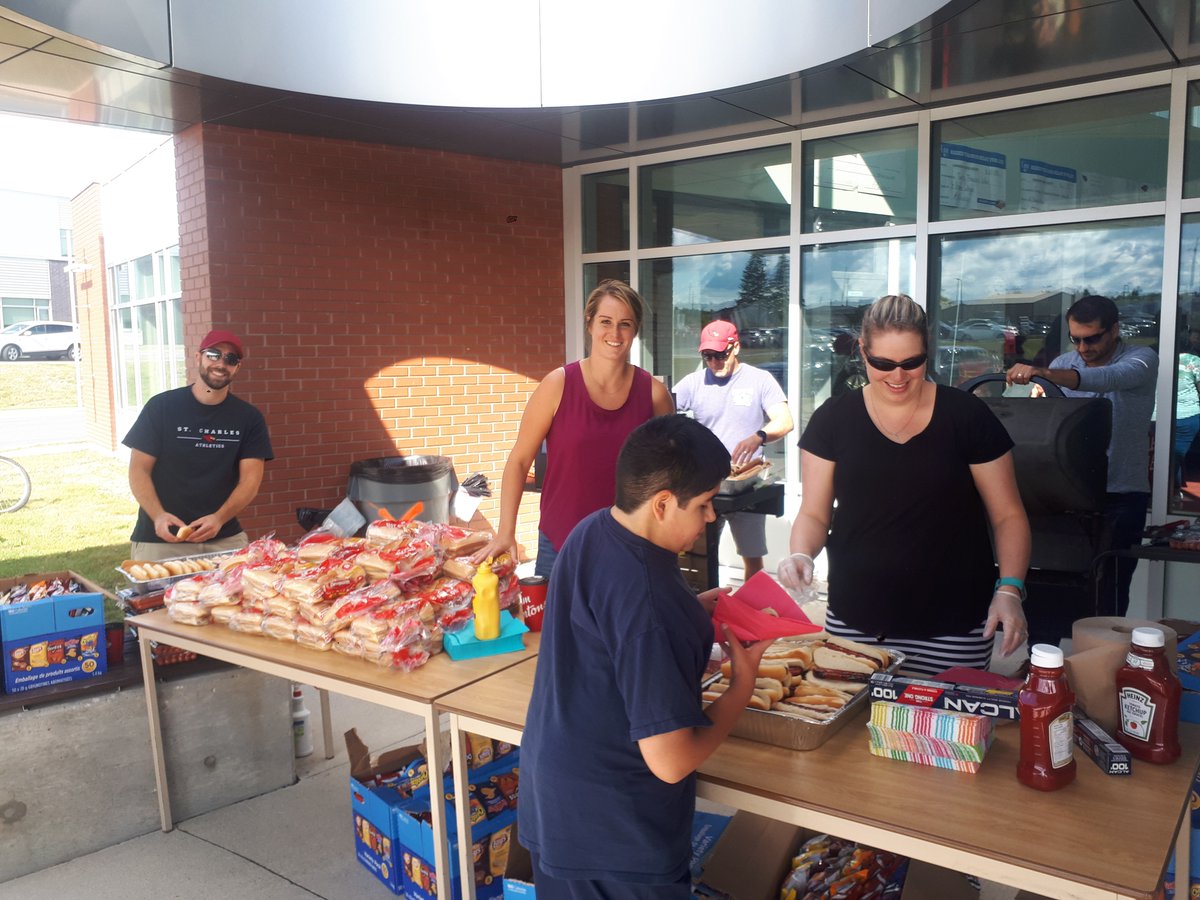 SCCcards's tweet photo. It was wonderful meeting so many new families at the welcome barbecue!  We look forward to seeing everyone decked out in their school uniforms on Wednesday morning.  #bringonthefirstday https://t.co/sv0hQtpOVO