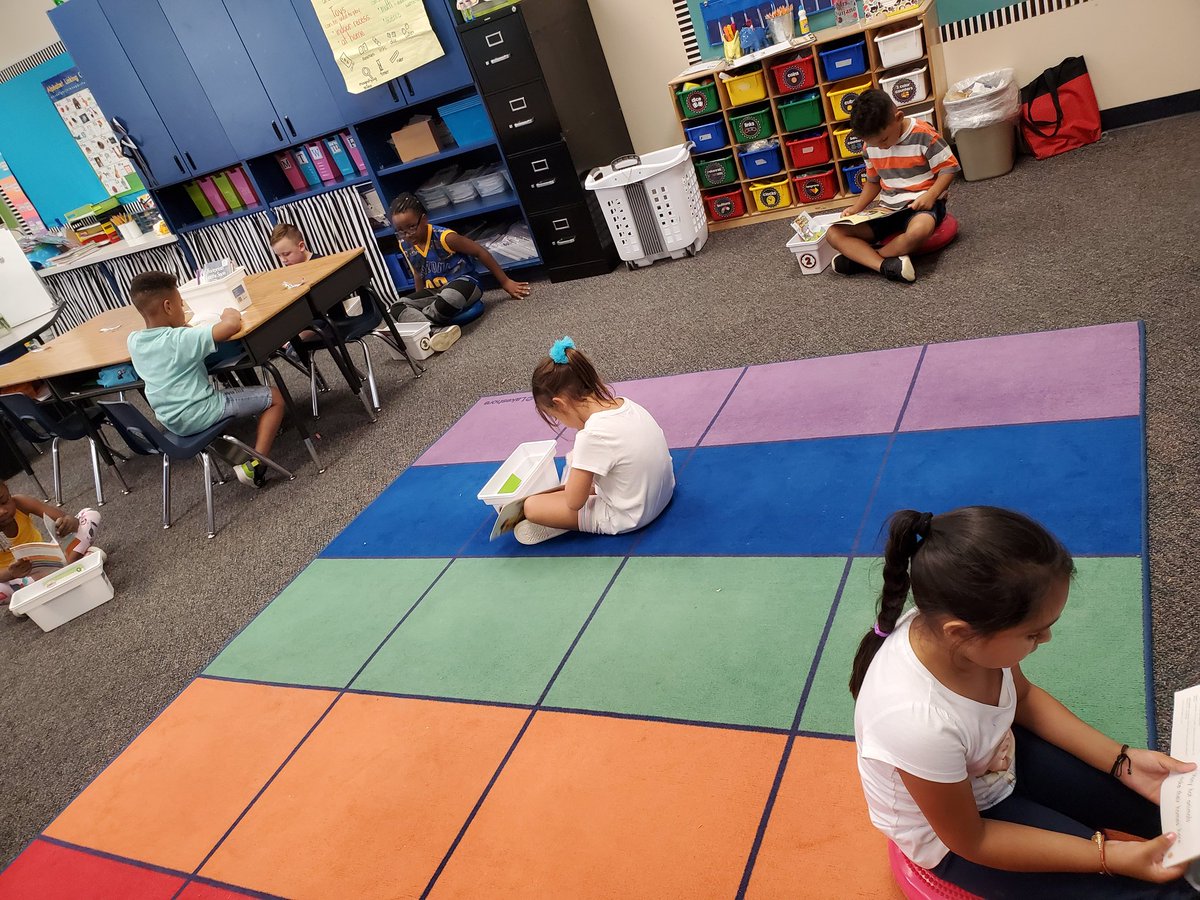 crequijano's tweet photo. Building our reading stamina #crereaders #theCREway https://t.co/I9T0Xg9PLZ